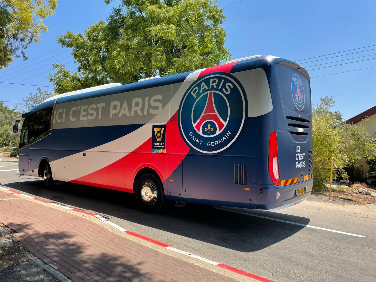 מדבקות לפוד טראס ועיטוף לאוטובוסים (18)