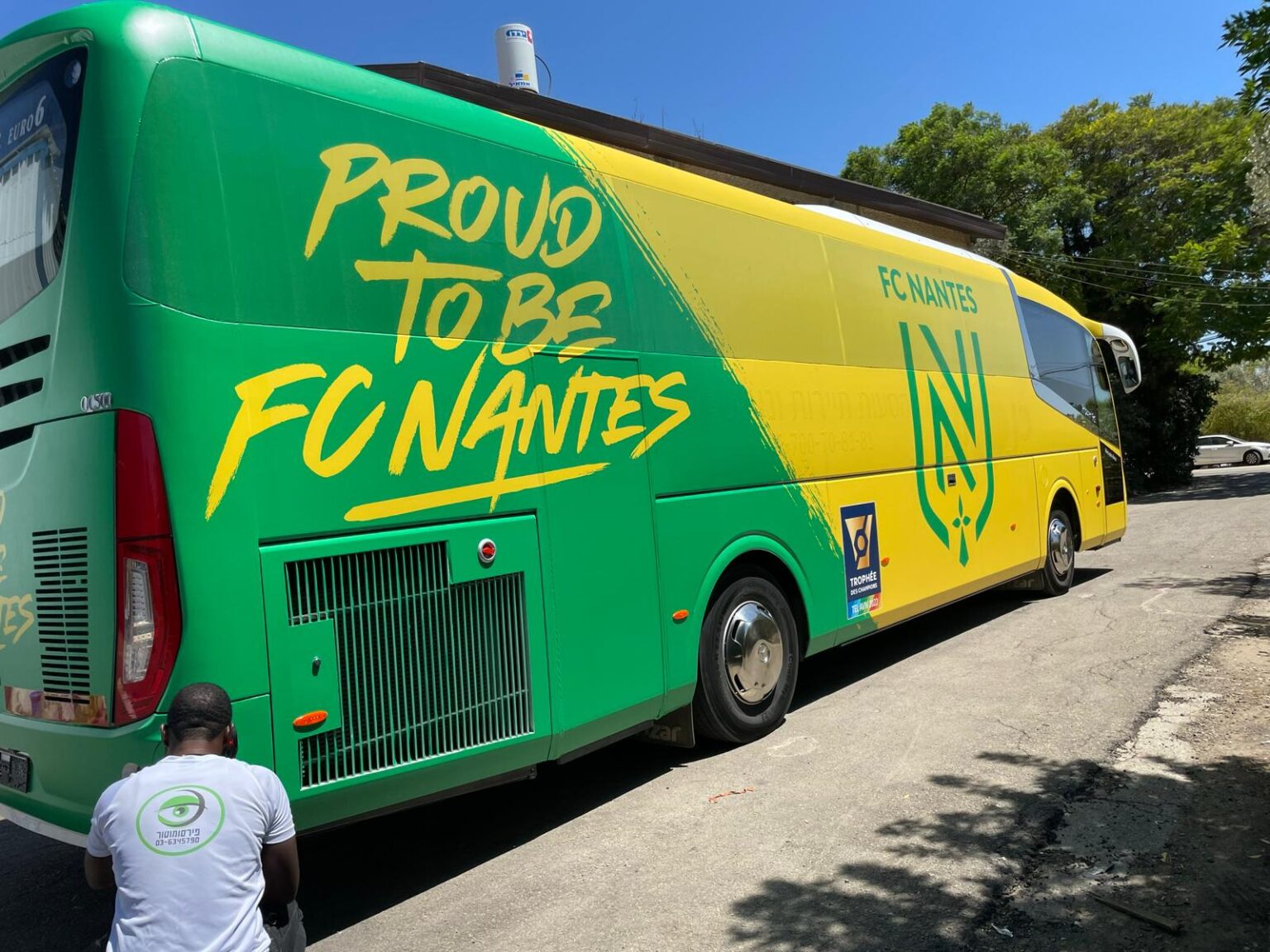 מדבקות לפוד טראס ועיטוף לאוטובוסים (26)