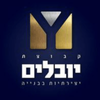 הדבקה על קירות במשרד (9)